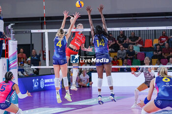 2024-10-20 - Spike of Anastasia Cekulaev (Black Angels Perugia Volley) - SAVINO DEL BENE SCANDICCI VS BLACK ANGELS PERUGIA VOLLEY - SERIE A1 WOMEN - VOLLEYBALL