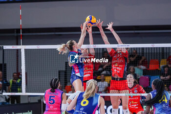 2024-10-20 - Britt Herbots (Savino Del Bene Scandicci) attack - SAVINO DEL BENE SCANDICCI VS BLACK ANGELS PERUGIA VOLLEY - SERIE A1 WOMEN - VOLLEYBALL