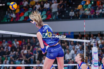 2024-10-20 - Lindsey Ruddins (Savino Del Bene Scandicci) attack - SAVINO DEL BENE SCANDICCI VS BLACK ANGELS PERUGIA VOLLEY - SERIE A1 WOMEN - VOLLEYBALL