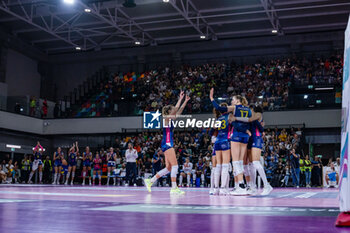 2024-10-20 - Savino Del Bene Scandicci players celebrate a point - SAVINO DEL BENE SCANDICCI VS BLACK ANGELS PERUGIA VOLLEY - SERIE A1 WOMEN - VOLLEYBALL