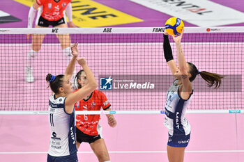 2024-10-27 - Anna
Danesi (Vero Volley Milano) - Agnese
Cecconello (Cuneo)
 - Orro Alessia (Vero Volley Milano) - HONDA OLIVERO S.BERNARDO CUNEO  VS VERO VOLLEY MILANO - SERIE A1 WOMEN - VOLLEYBALL