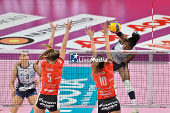 2024-10-27 - Nika
Daalderop (Vero Volley Milano) - Tessa
Polder (Cuneo) - Ana
Bjelica (Cuneo) - Myriam Sylla (Vero Volley Milano) - HONDA OLIVERO S.BERNARDO CUNEO  VS VERO VOLLEY MILANO - SERIE A1 WOMEN - VOLLEYBALL