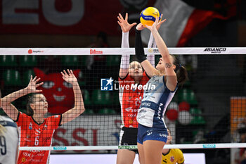 2024-10-27 - Agnese
Cecconello (Cuneo)
 -Anastasiia
Kapralova (Cuneo) -mz08 (Vero Volley Milano) - HONDA OLIVERO S.BERNARDO CUNEO  VS VERO VOLLEY MILANO - SERIE A1 WOMEN - VOLLEYBALL