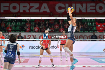 2024-10-27 - Satomi
Fukudome (Vero Volley Milano) - Agnese
Cecconello (Cuneo)
 - Orro Alessia (Vero Volley Milano) - HONDA OLIVERO S.BERNARDO CUNEO  VS VERO VOLLEY MILANO - SERIE A1 WOMEN - VOLLEYBALL