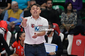 2024-10-27 - Lorenzo
Pintus (Cuneo)
 head coach - HONDA OLIVERO S.BERNARDO CUNEO  VS VERO VOLLEY MILANO - SERIE A1 WOMEN - VOLLEYBALL