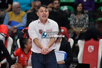 2024-10-27 - Lorenzo
Pintus (Cuneo)
 head coach - HONDA OLIVERO S.BERNARDO CUNEO  VS VERO VOLLEY MILANO - SERIE A1 WOMEN - VOLLEYBALL