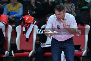 2024-10-27 - Lorenzo
Pintus (Cuneo) head coach - HONDA OLIVERO S.BERNARDO CUNEO  VS VERO VOLLEY MILANO - SERIE A1 WOMEN - VOLLEYBALL