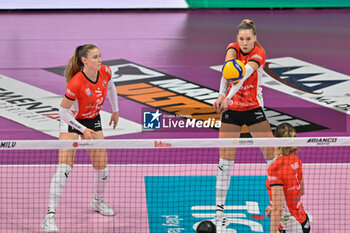 2024-10-27 - Anastasiia
Kapralova (Cuneo) - Alexandra
Lazic (Cuneo) - HONDA OLIVERO S.BERNARDO CUNEO  VS VERO VOLLEY MILANO - SERIE A1 WOMEN - VOLLEYBALL