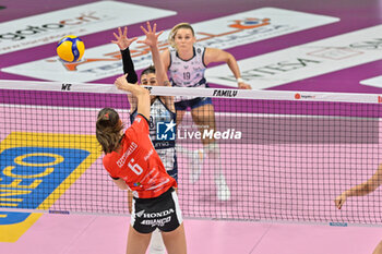 2024-10-27 - Agnese
Cecconello (Cuneo)
 - Orro Alessia (Vero Volley Milano) - HONDA OLIVERO S.BERNARDO CUNEO  VS VERO VOLLEY MILANO - SERIE A1 WOMEN - VOLLEYBALL