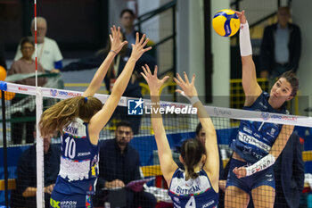 2024-10-30 - Helena Cazaute (Numia VeroVolley Milano) during Volley Italian Championship Serie A Women 2024/25 match between Numia VeroVolley Milano and Il Bisonte Firenze at Opiquad Arena Monza, Italy on October 30, 2024 - VERO VOLLEY MILANO VS IL BISONTE FIRENZE - SERIE A1 WOMEN - VOLLEYBALL