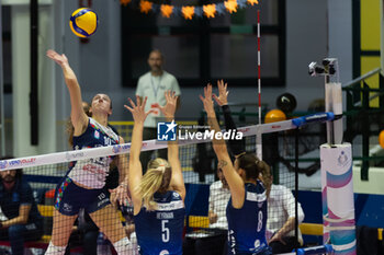 2024-10-30 - Stella Nervini (Il Bisonte Firenze) during Volley Italian Championship Serie A Women 2024/25 match between Numia VeroVolley Milano and Il Bisonte Firenze at Opiquad Arena Monza, Italy on October 30, 2024 - VERO VOLLEY MILANO VS IL BISONTE FIRENZE - SERIE A1 WOMEN - VOLLEYBALL