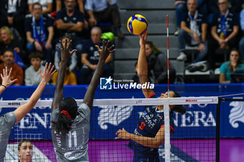 2024-10-30 - Serie A1 Tigota women: 5th match day Reale Mutua Fenera Chieri '76 against UYBA Volley Busto Arsizio - REALE MUTUA FENERA CHIERI '76 VS UYBA VOLLEY BUSTO ARSIZIO - SERIE A1 WOMEN - VOLLEYBALL