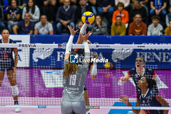 2024-10-30 - Serie A1 Tigota women: 5th match day Reale Mutua Fenera Chieri '76 against UYBA Volley Busto Arsizio - REALE MUTUA FENERA CHIERI '76 VS UYBA VOLLEY BUSTO ARSIZIO - SERIE A1 WOMEN - VOLLEYBALL