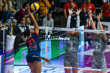 2024-10-30 - Serie A1 Tigota women: 5th match day Reale Mutua Fenera Chieri '76 against UYBA Volley Busto Arsizio - REALE MUTUA FENERA CHIERI '76 VS UYBA VOLLEY BUSTO ARSIZIO - SERIE A1 WOMEN - VOLLEYBALL