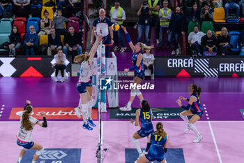 30/10/2024 - Spike of Lindsey Ruddins (Savino Del Bene Scandicci) - SAVINO DEL BENE SCANDICCI VS CDA VOLLEY TALMASSONS FVG - SERIE A1 FEMMINILE - VOLLEY