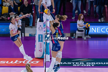 30/10/2024 - Olga Strantzali (Cda Volley Talmassons Fvg) vs Ekaterina Antropova (Savino Del Bene Scandicci) and Ana Carolina da Silva (Savino Del Bene Scandicci) - SAVINO DEL BENE SCANDICCI VS CDA VOLLEY TALMASSONS FVG - SERIE A1 FEMMINILE - VOLLEY