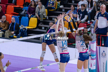 30/10/2024 - Lindsey Ruddins (Savino Del Bene Scandicci) attack - SAVINO DEL BENE SCANDICCI VS CDA VOLLEY TALMASSONS FVG - SERIE A1 FEMMINILE - VOLLEY