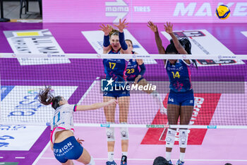 30/10/2024 - Yana Shcherban (Cda Volley Talmassons Fvg) vs Ekaterina Antropova (Savino Del Bene Scandicci) and Linda Nwakalor (Savino Del Bene Scandicci) - SAVINO DEL BENE SCANDICCI VS CDA VOLLEY TALMASSONS FVG - SERIE A1 FEMMINILE - VOLLEY