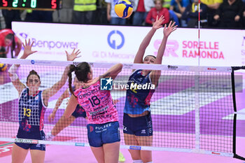 03/11/2024 - Spike of Cristina Chirichella ( Prosecco Doc Imoco Conegliano ) during the Prosecco Doc Imoco Conegliano and Savino Del Bene Scandicci match at PalaVerde Villorba (TV) - 3th Novembre 2024, during the VOLLEYBALL - SERIE A1 WOMEN - PROSECCO DOC IMOCO CONEGLIANO VS SAVINO DEL BENE SCANDICCI - SERIE A1 FEMMINILE - VOLLEY