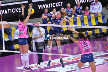 03/11/2024 - Spike of Ekaterina Antropova ( Savino Del Bene Scandicci ) during the Prosecco Doc Imoco Conegliano and Savino Del Bene Scandicci match at PalaVerde Villorba (TV) - 3th Novembre 2024, during the VOLLEYBALL - SERIE A1 WOMEN - PROSECCO DOC IMOCO CONEGLIANO VS SAVINO DEL BENE SCANDICCI - SERIE A1 FEMMINILE - VOLLEY