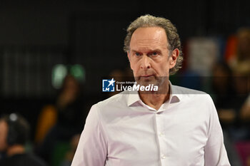 2024-11-03 - Lorenzo Bernardi head coach (Igor Novara) - IL BISONTE FIRENZE VS IGOR GORGONZOLA NOVARA - SERIE A1 WOMEN - VOLLEYBALL