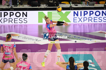 2024-11-03 - Lina Alsmeier (Igor Novara) receiving - IL BISONTE FIRENZE VS IGOR GORGONZOLA NOVARA - SERIE A1 WOMEN - VOLLEYBALL