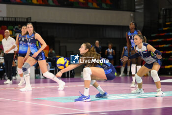 2024-11-03 - Stella Nervini (Il Bisonte Firenze) receiving - IL BISONTE FIRENZE VS IGOR GORGONZOLA NOVARA - SERIE A1 WOMEN - VOLLEYBALL