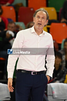 2024-11-03 - Lorenzo Bernardi head coach (Igor Novara) - IL BISONTE FIRENZE VS IGOR GORGONZOLA NOVARA - SERIE A1 WOMEN - VOLLEYBALL