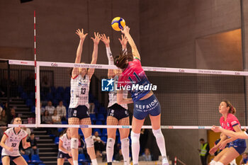 03/11/2024 - Cda Volley Talmassons returns to Latisana against Reale Mutua Chieri for the sixth championship match. Compelling match won by Chieri 3-2 - CDA VOLLEY TALMASSONS FVG VS REALE MUTUA FENERA CHIERI '76 - SERIE A1 FEMMINILE - VOLLEY