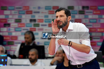 2024-11-10 - Giulio Cesare Bregoli head coach Reale Mutua Fenera Chieri'76 during serie A1 Volley Women 2024/25 match between Reale Mutua Fenera Chieri 76 vs Prosecco Doc Imoco Conegliano at Pala Fenera Chieri on November 10, 2024 in Chieri, Italy - ph Giuliano Marchisciano - REALE MUTUA FENERA CHIERI '76 VS PROSECCO DOC IMOCO CONEGLIANO - SERIE A1 WOMEN - VOLLEYBALL