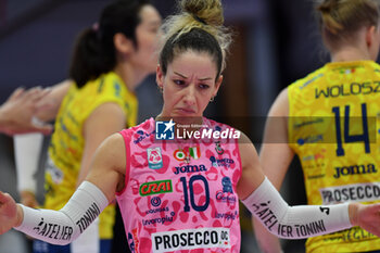 2024-11-10 - Monica De Gennaro Imoco Conegliano during serie A1 Volley Women 2024/25 match between Reale Mutua Fenera Chieri 76 vs Prosecco Doc Imoco Conegliano at Pala Fenera Chieri on November 10, 2024 in Chieri, Italy - ph Giuliano Marchisciano - REALE MUTUA FENERA CHIERI '76 VS PROSECCO DOC IMOCO CONEGLIANO - SERIE A1 WOMEN - VOLLEYBALL