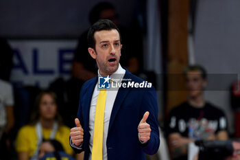 2024-11-10 - Daniele Santarelli head coach Imoco Conegliano during serie A1 Volley Women 2024/25 match between Reale Mutua Fenera Chieri 76 vs Prosecco Doc Imoco Conegliano at Pala Fenera Chieri on November 10, 2024 in Chieri, Italy - ph Giuliano Marchisciano - REALE MUTUA FENERA CHIERI '76 VS PROSECCO DOC IMOCO CONEGLIANO - SERIE A1 WOMEN - VOLLEYBALL