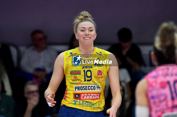 2024-11-10 - Sarah Fahr Imoco Conegliano during serie A1 Volley Women 2024/25 match between Reale Mutua Fenera Chieri 76 vs Prosecco Doc Imoco Conegliano at Pala Fenera Chieri on November 10, 2024 in Chieri, Italy - ph Giuliano Marchisciano - REALE MUTUA FENERA CHIERI '76 VS PROSECCO DOC IMOCO CONEGLIANO - SERIE A1 WOMEN - VOLLEYBALL