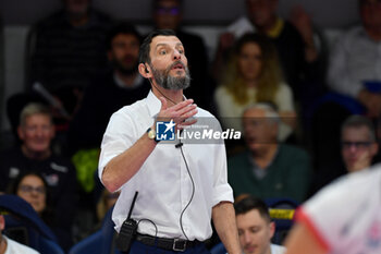 2024-11-10 - Giulio Cesare Bregoli head coach Reale Mutua Fenera Chieri'76 during serie A1 Volley Women 2024/25 match between Reale Mutua Fenera Chieri 76 vs Prosecco Doc Imoco Conegliano at Pala Fenera Chieri on November 10, 2024 in Chieri, Italy - ph Giuliano Marchisciano - REALE MUTUA FENERA CHIERI '76 VS PROSECCO DOC IMOCO CONEGLIANO - SERIE A1 WOMEN - VOLLEYBALL