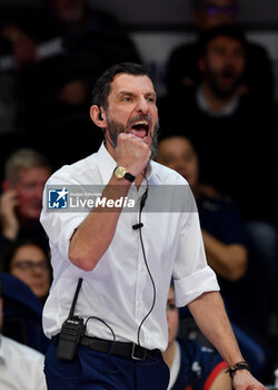 2024-11-10 - Giulio Cesare Bregoli head coach Reale Mutua Fenera Chieri'76 during serie A1 Volley Women 2024/25 match between Reale Mutua Fenera Chieri 76 vs Prosecco Doc Imoco Conegliano at Pala Fenera Chieri on November 10, 2024 in Chieri, Italy - ph Giuliano Marchisciano - REALE MUTUA FENERA CHIERI '76 VS PROSECCO DOC IMOCO CONEGLIANO - SERIE A1 WOMEN - VOLLEYBALL