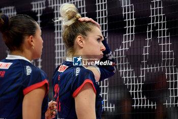 2024-11-10 - Anna Gray Reale Mutua Fenera Chieri'76 during serie A1 Volley Women 2024/25 match between Reale Mutua Fenera Chieri 76 vs Prosecco Doc Imoco Conegliano at Pala Fenera Chieri on November 10, 2024 in Chieri, Italy - ph Giuliano Marchisciano - REALE MUTUA FENERA CHIERI '76 VS PROSECCO DOC IMOCO CONEGLIANO - SERIE A1 WOMEN - VOLLEYBALL