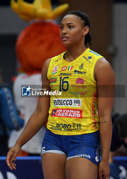 2024-11-10 - Khalia Lanier Imoco Conegliano during serie A1 Volley Women 2024/25 match between Reale Mutua Fenera Chieri 76 vs Prosecco Doc Imoco Conegliano at Pala Fenera Chieri on November 10, 2024 in Chieri, Italy - ph Giuliano Marchisciano - REALE MUTUA FENERA CHIERI '76 VS PROSECCO DOC IMOCO CONEGLIANO - SERIE A1 WOMEN - VOLLEYBALL