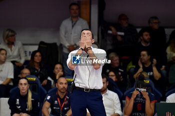 2024-11-10 - Giulio Cesare Bregoli head coach Reale Mutua Fenera Chieri'76 during serie A1 Volley Women 2024/25 match between Reale Mutua Fenera Chieri 76 vs Prosecco Doc Imoco Conegliano at Pala Fenera Chieri on November 10, 2024 in Chieri, Italy - ph Giuliano Marchisciano - REALE MUTUA FENERA CHIERI '76 VS PROSECCO DOC IMOCO CONEGLIANO - SERIE A1 WOMEN - VOLLEYBALL