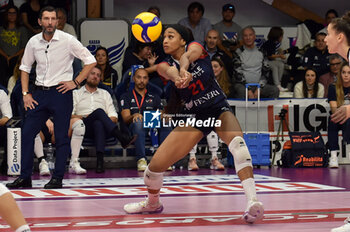 2024-11-10 - Loveth Omoruyi Reale Mutua Fenera Chieri'76 during serie A1 Volley Women 2024/25 match between Reale Mutua Fenera Chieri 76 vs Prosecco Doc Imoco Conegliano at Pala Fenera Chieri on November 10, 2024 in Chieri, Italy - ph Giuliano Marchisciano - REALE MUTUA FENERA CHIERI '76 VS PROSECCO DOC IMOCO CONEGLIANO - SERIE A1 WOMEN - VOLLEYBALL