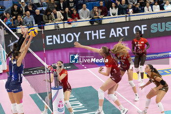 10/11/2024 - Monster block of Alessia Orro (Numia VeroVolley Milano) during Volley Italian Championship Serie A Women 2024/25 match between Numia VeroVolley Milano and Uyba Busto Arsizio at Allianz Cloud, Milano, Italy on November 10, 2024	 - VERO VOLLEY MILANO VS UYBA VOLLEY BUSTO ARSIZIO - SERIE A1 FEMMINILE - VOLLEY