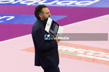 10/11/2024 - Stefano Lavarini Head Coach Numia VeroVolley Milano during Volley Italian Championship Serie A Women 2024/25 match between Numia VeroVolley Milano and Uyba Busto Arsizio at Allianz Cloud, Milano, Italy on November 10, 2024	 - VERO VOLLEY MILANO VS UYBA VOLLEY BUSTO ARSIZIO - SERIE A1 FEMMINILE - VOLLEY