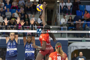 10/11/2024 - Josephine Obossa (Eurotek Uyba Busto Arsizio) during Volley Italian Championship Serie A Women 2024/25 match between Numia VeroVolley Milano and Uyba Busto Arsizio at Allianz Cloud, Milano, Italy on November 10, 2024	 - VERO VOLLEY MILANO VS UYBA VOLLEY BUSTO ARSIZIO - SERIE A1 FEMMINILE - VOLLEY