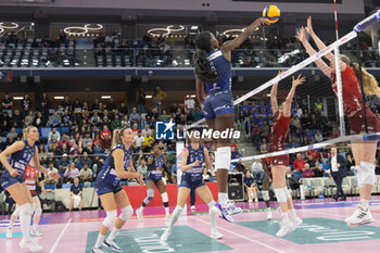 10/11/2024 - Paola Egonu (Numia VeroVolley Milano) during Volley Italian Championship Serie A Women 2024/25 match between Numia VeroVolley Milano and Uyba Busto Arsizio at Allianz Cloud, Milano, Italy on November 10, 2024	 - VERO VOLLEY MILANO VS UYBA VOLLEY BUSTO ARSIZIO - SERIE A1 FEMMINILE - VOLLEY