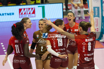 17/11/2024 - Exultation of Players of Eurotek Uyba Busto Arsizio during Volley Italian Championship Serie A Women 2024/25 match between Eurotek Uyba Busto Arsizio and Igor Novara at E-Work Arena, Busto Arsizio, Italy on November 17, 2024 - UYBA VOLLEY BUSTO ARSIZIO VS IGOR GORGONZOLA NOVARA - SERIE A1 FEMMINILE - VOLLEY