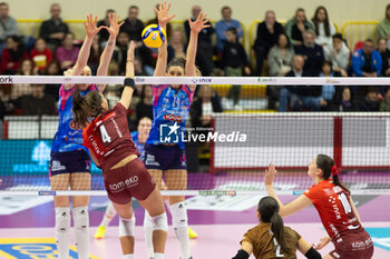 17/11/2024 - Rebecca Piva (Eurotek Uyba Busto Arsizio) during Volley Italian Championship Serie A Women 2024/25 match between Eurotek Uyba Busto Arsizio and Igor Novara at E-Work Arena, Busto Arsizio, Italy on November 17, 2024 - UYBA VOLLEY BUSTO ARSIZIO VS IGOR GORGONZOLA NOVARA - SERIE A1 FEMMINILE - VOLLEY