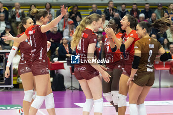 17/11/2024 - Happiness of Players of Eurotek Uyba Busto Arsizio during Volley Italian Championship Serie A Women 2024/25 match between Eurotek Uyba Busto Arsizio and Igor Novara at E-Work Arena, Busto Arsizio, Italy on November 17, 2024 - UYBA VOLLEY BUSTO ARSIZIO VS IGOR GORGONZOLA NOVARA - SERIE A1 FEMMINILE - VOLLEY