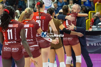 17/11/2024 - Enrico Barbolini Head coach Eurotek Uyba Busto Arsizio and Rebecca Piva (Eurotek Uyba Busto Arsizio) during Volley Italian Championship Serie A Women 2024/25 match between Eurotek Uyba Busto Arsizio and Igor Novara at E-Work Arena, Busto Arsizio, Italy on November 17, 2024 - UYBA VOLLEY BUSTO ARSIZIO VS IGOR GORGONZOLA NOVARA - SERIE A1 FEMMINILE - VOLLEY