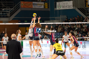 2024-11-16 - Michaela Mlenjkova (Volley Bergamo 1991) during Volley Italian Championship Serie A Women 2024/25 match between Volley Bergamo 1991 and Reale Mutua Fenera Chieri '76 at Palafacchetti Treviglio (BG), Italy, on november 2024 - VOLLEY BERGAMO 1991 VS REALE MUTUA FENERA CHIERI '76 - SERIE A1 WOMEN - VOLLEYBALL