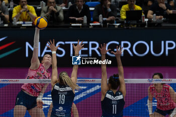 2024-11-22 - Isabelle Haak (Prosecco Doc Imoco Conegliano) during Volley Italian Championship Serie A Women 2024/25 match between Numia VeroVolley Milano and Prosecco Doc Imoco Conegliano at Unipol Forum, Assago (MI), Italy on November 22, 2024 - VERO VOLLEY MILANO VS PROSECCO DOC IMOCO CONEGLIANO - SERIE A1 WOMEN - VOLLEYBALL