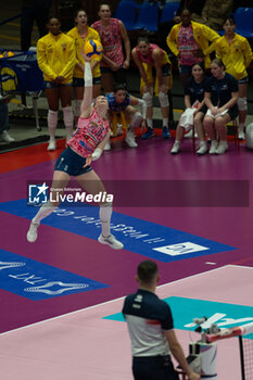 2024-11-22 - Isabelle Haak (Prosecco Doc Imoco Conegliano) during Volley Italian Championship Serie A Women 2024/25 match between Numia VeroVolley Milano and Prosecco Doc Imoco Conegliano at Unipol Forum, Assago (MI), Italy on November 22, 2024 - VERO VOLLEY MILANO VS PROSECCO DOC IMOCO CONEGLIANO - SERIE A1 WOMEN - VOLLEYBALL